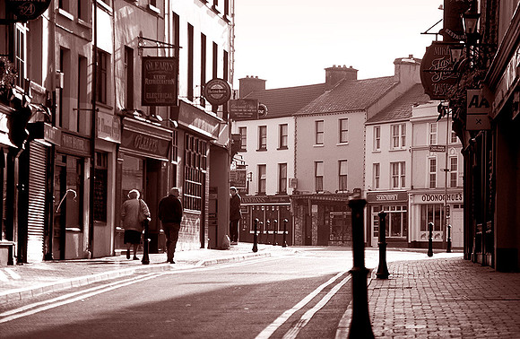 Strolling-Past-O'Leary's