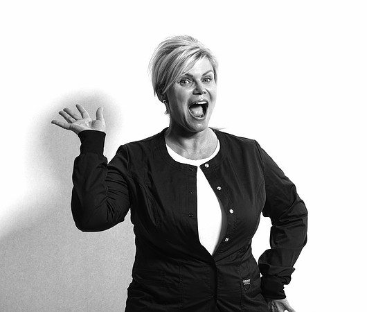 fya20Jenn-2-57-bw