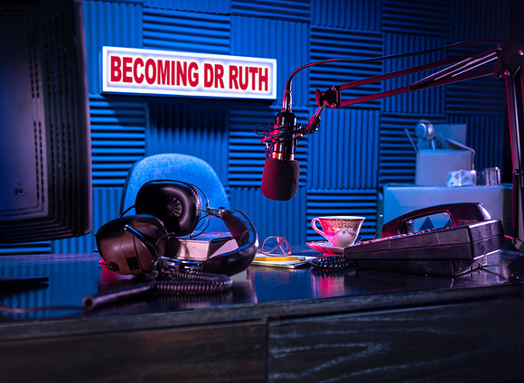 Dr.Ruth_still-093_B